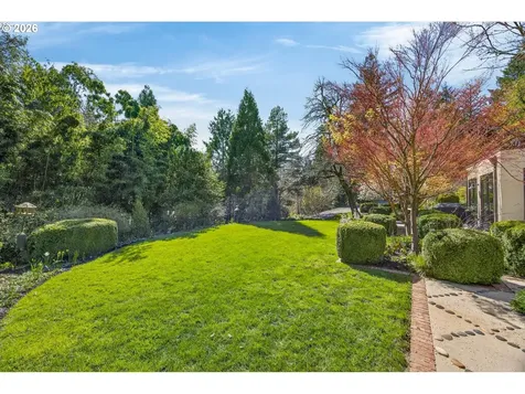 921 SW 57th Avenue Portland OR 97221