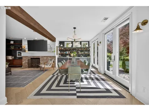 921 SW 57th Avenue Portland OR 97221
