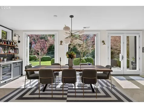 921 SW 57th Avenue Portland OR 97221