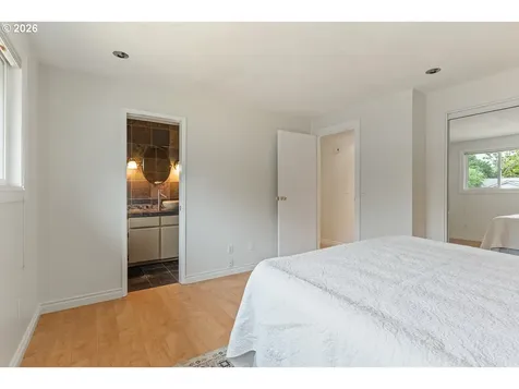 11315 SW Ironwood Loop Portland OR 97223