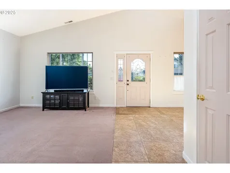 83 Sunday Drive Creswell OR 97426