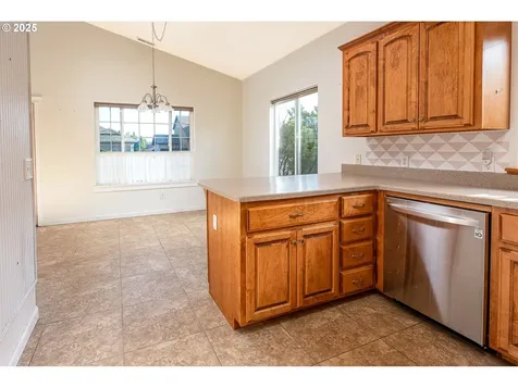 83 Sunday Drive Creswell OR 97426
