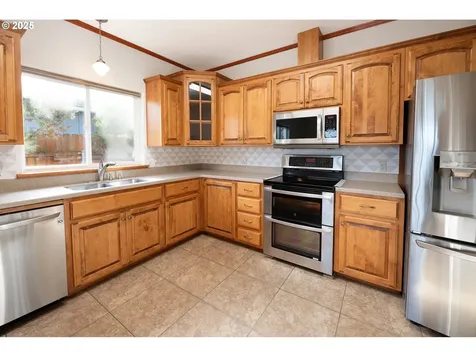 83 Sunday Drive Creswell OR 97426