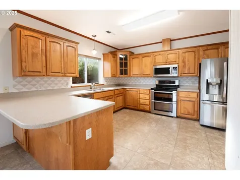 83 Sunday Drive Creswell OR 97426