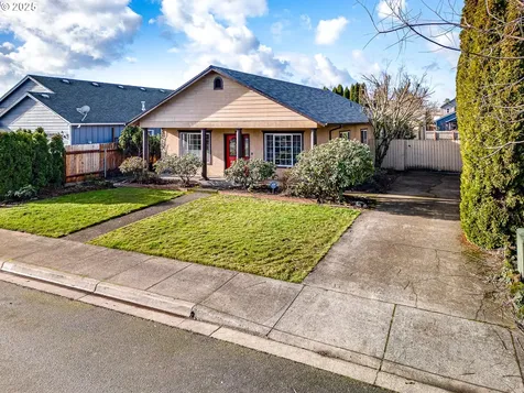 83 Sunday Drive Creswell OR 97426