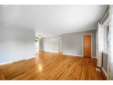 8715 NE 27th Avenue Vancouver WA 98665