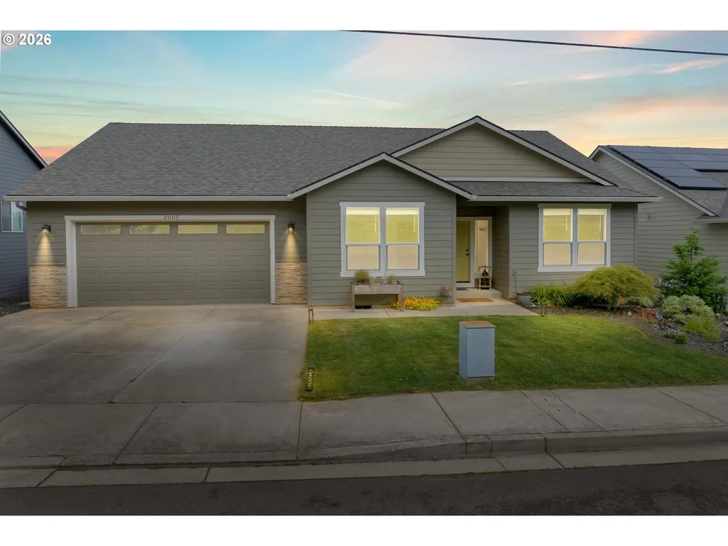 2005 Davis Road S Salem OR 97306