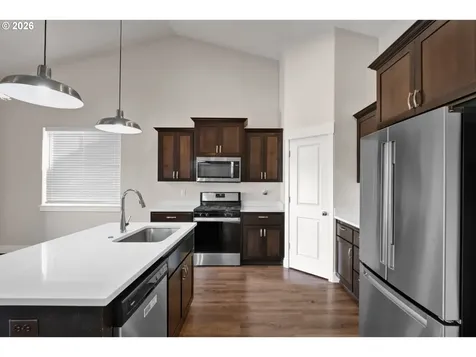 2005 Davis Road S Salem OR 97306