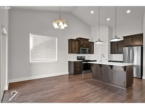 2005 Davis Road S Salem OR 97306