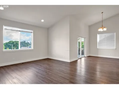 2005 Davis Road S Salem OR 97306