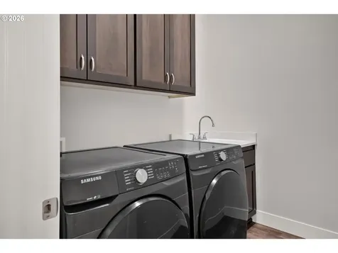 2005 Davis Road S Salem OR 97306