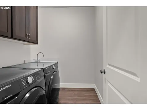 2005 Davis Road S Salem OR 97306