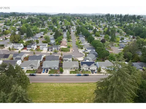2005 Davis Road S Salem OR 97306