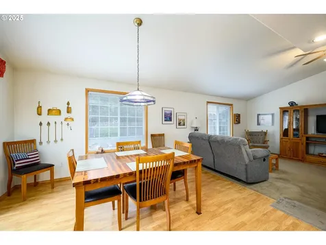 1583 SW James Street Mcminnville OR 97128