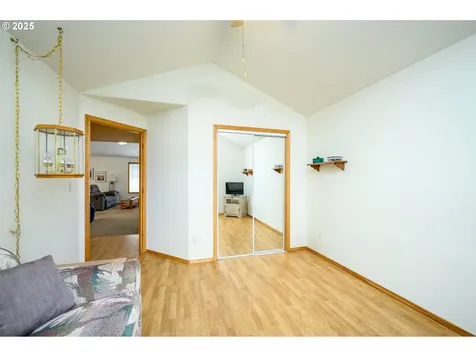 1583 SW James Street Mcminnville OR 97128
