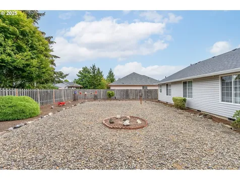 1583 SW James Street Mcminnville OR 97128
