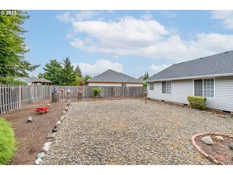 1583 SW James Street Mcminnville OR 97128