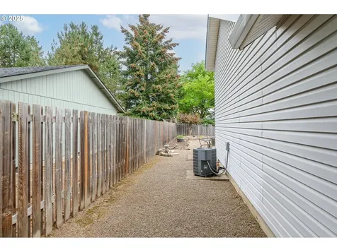 1583 SW James Street Mcminnville OR 97128