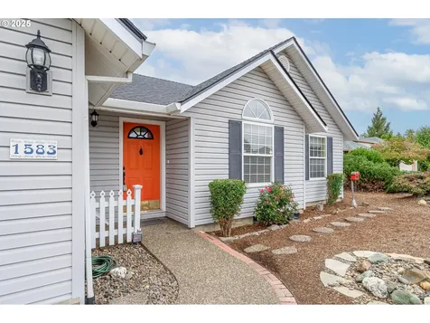 1583 SW James Street Mcminnville OR 97128