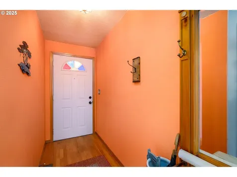 1583 SW James Street Mcminnville OR 97128