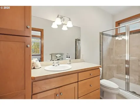 1807 Columbia Street Hood River OR 97031
