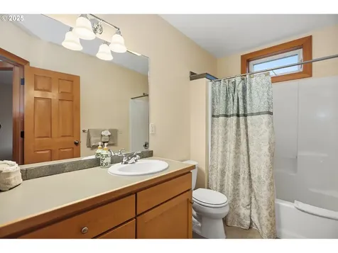 1807 Columbia Street Hood River OR 97031