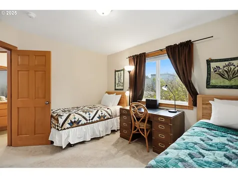 1807 Columbia Street Hood River OR 97031