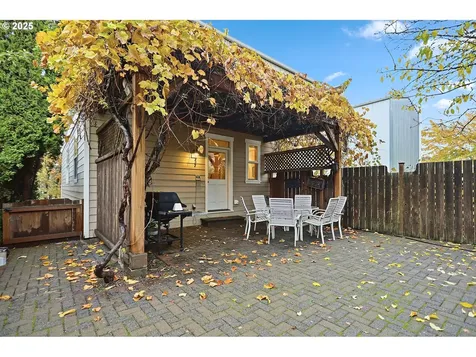 1807 Columbia Street Hood River OR 97031
