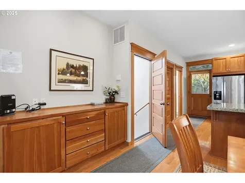 1807 Columbia Street Hood River OR 97031