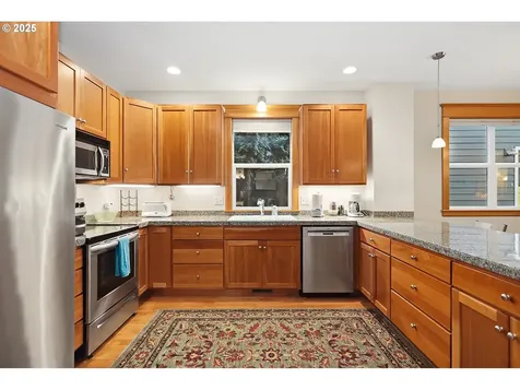 1807 Columbia Street Hood River OR 97031