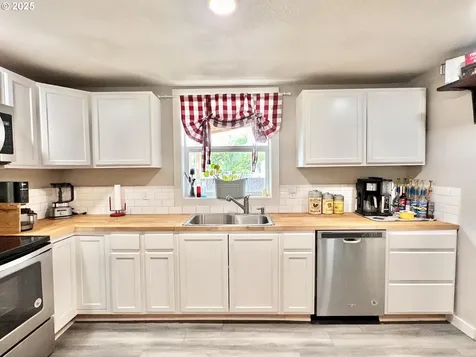 1402 N Cherry Street La Grande OR 97850