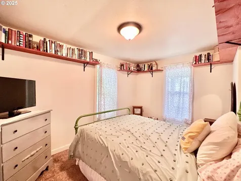 1402 N Cherry Street La Grande OR 97850