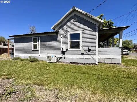 1402 N Cherry Street La Grande OR 97850