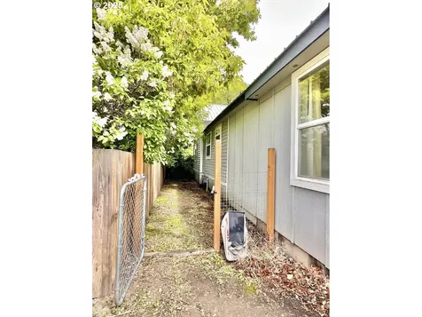 1402 N Cherry Street La Grande OR 97850