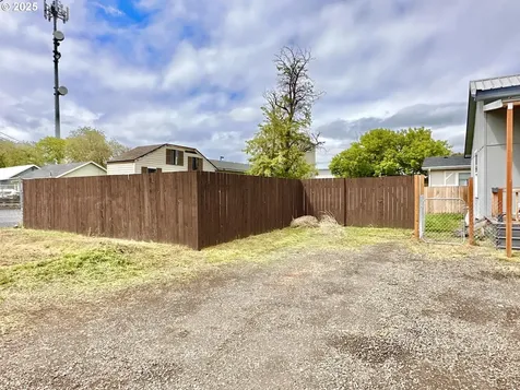 1402 N Cherry Street La Grande OR 97850