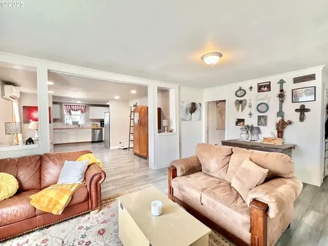 1402 N Cherry Street La Grande OR 97850