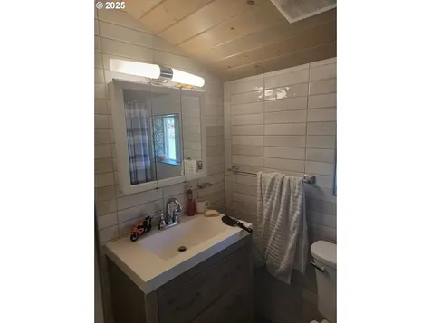 947 Elgarose Road Roseburg OR 97471
