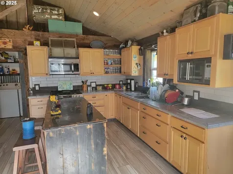 947 Elgarose Road Roseburg OR 97471