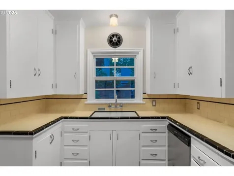 7414 N Chautauqua Boulevard Portland OR 97217