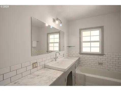 7414 N Chautauqua Boulevard Portland OR 97217