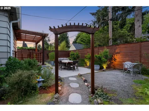 7414 N Chautauqua Boulevard Portland OR 97217