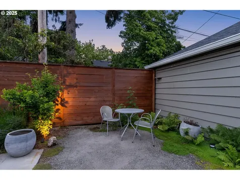7414 N Chautauqua Boulevard Portland OR 97217