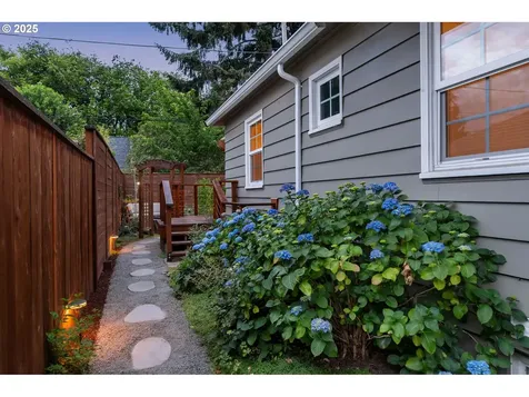 7414 N Chautauqua Boulevard Portland OR 97217