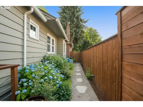 7414 N Chautauqua Boulevard Portland OR 97217