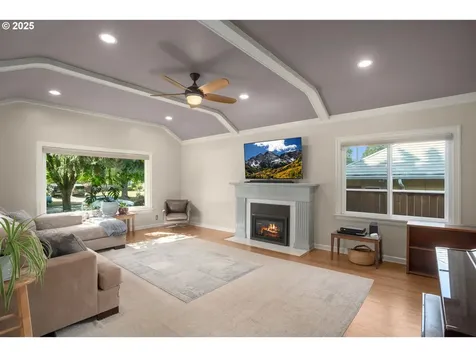 7414 N Chautauqua Boulevard Portland OR 97217