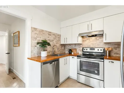 11711 NE San Rafael Street Portland OR 97220