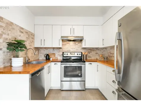 11711 NE San Rafael Street Portland OR 97220