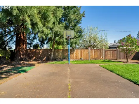 3760 Cherokee Drive Springfield OR 97478