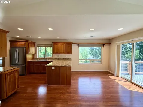 1688 NE Ruby Court Roseburg OR 97470