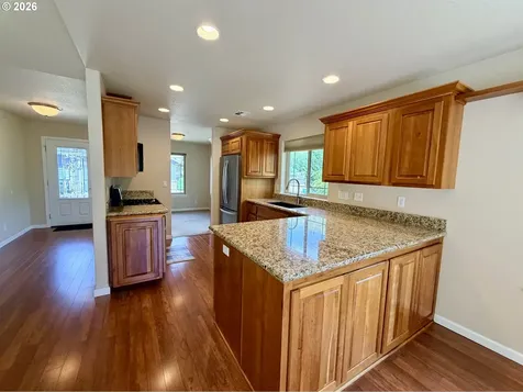 1688 NE Ruby Court Roseburg OR 97470